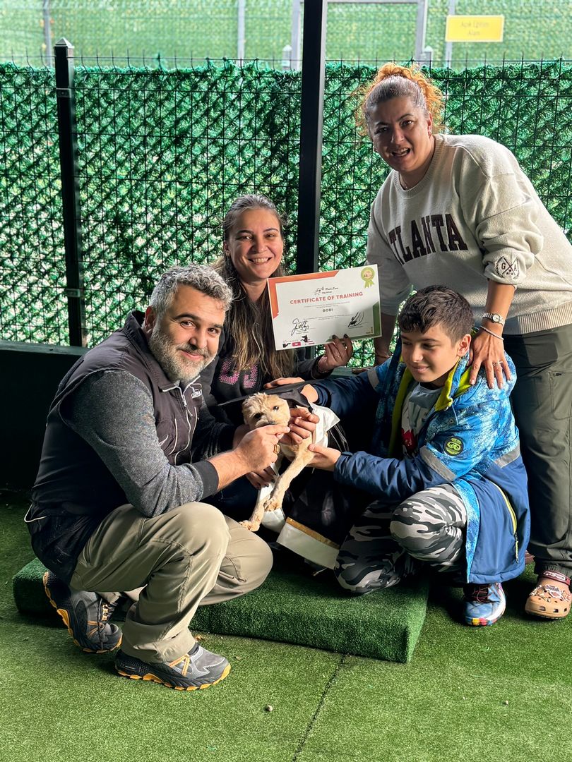 PatiLee'de eğitim ve mezuniyet anı